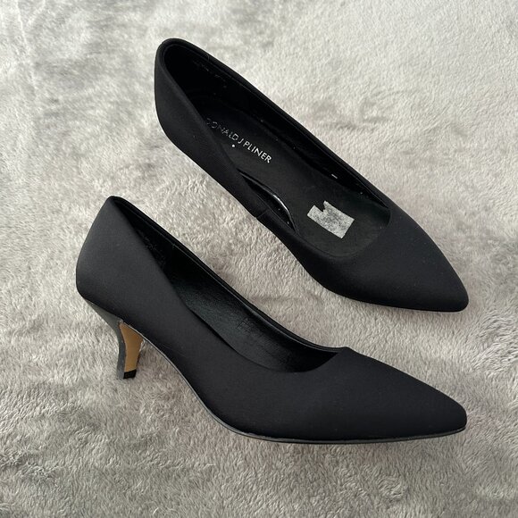 Donald J Pliner Black Kitten Heel Almond Toe Pumps Shoes Women's 7 Fabric - Picture 1 of 7